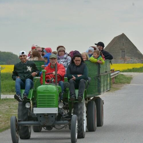 Traktorfahren ist immer schön! Foto: B. Jorrot